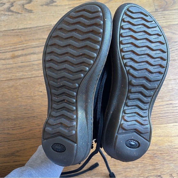 UGG Gaviota 5749 Short Leather Suede Boot Black Size 5 - Picture 7 of 7